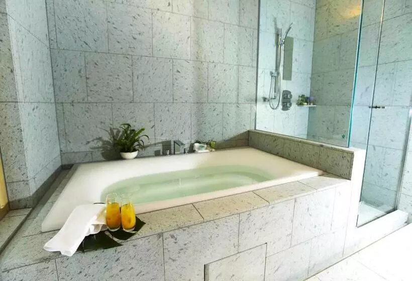 キングサイズベッドのデラックスルーム, 竹泉荘 Chikusenso Onsen