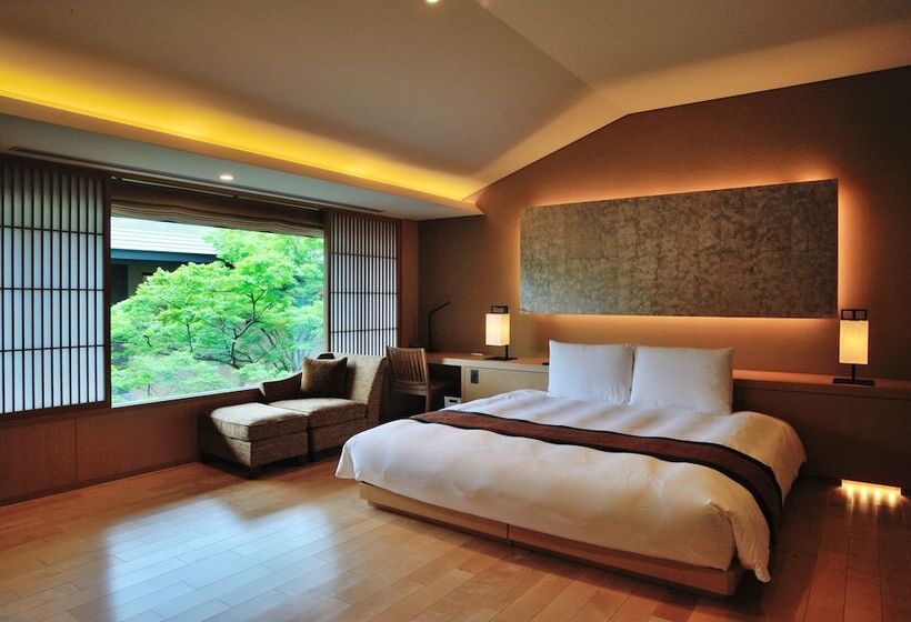 חדר דחוקס עם מיטת קינג, 竹泉荘 Chikusenso Onsen