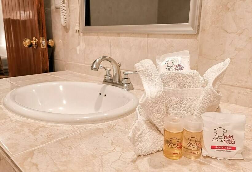 اتاق استاندارد یک نفره, Don Miguel