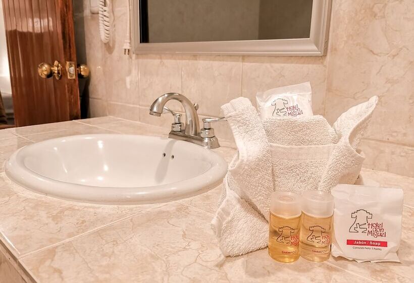 اتاق استاندارد یک نفره, Don Miguel