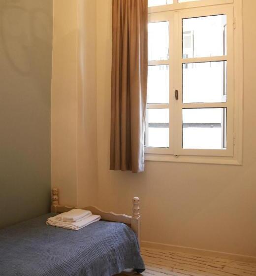 اتاق اکونومی یک تخته, Faidra