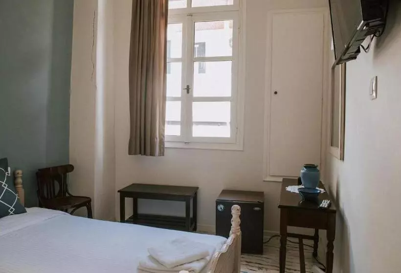 اتاق اکونومی یک تخته, Faidra