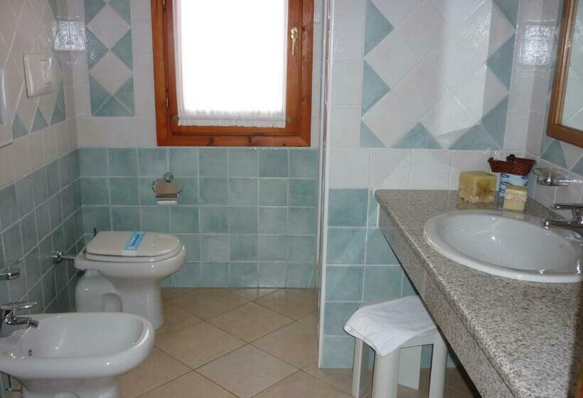 اتاق خانوادگی, Le Anfore