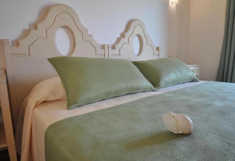 اتاق استاندارد با چشمانداز باغ, Le Anfore