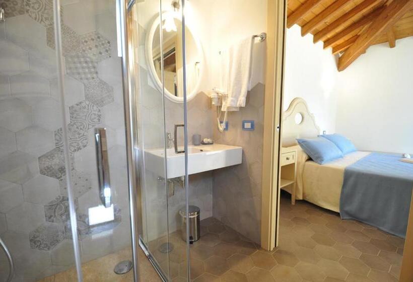 اتاق استاندارد با چشمانداز باغ, Le Anfore