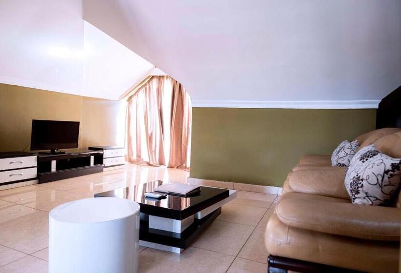 Deluxe Junior Suite, Legend