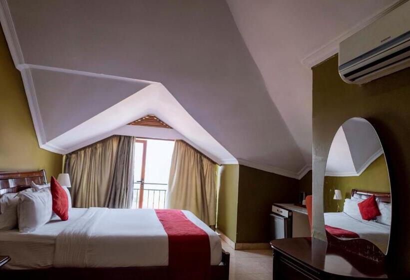 Deluxe Junior Suite, Legend