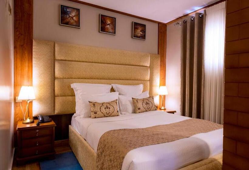 Deluxe Kamer, Legend