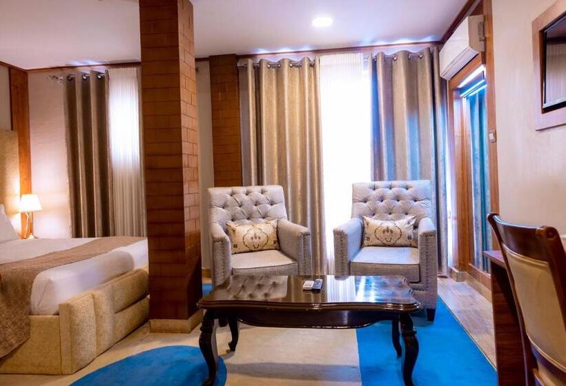 Deluxe Kamer, Legend