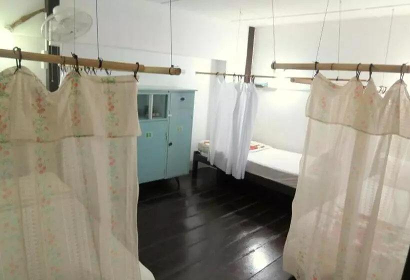 Vuode Makuusalissa, Pangkor Guesthouse Spk