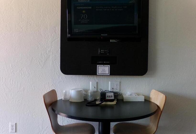 غرفة قياسية لذوى الاحتياجات الخاصة, Motel 6missoula, Mt  University