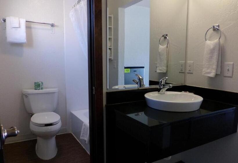 غرفة قياسية لذوى الاحتياجات الخاصة, Motel 6missoula, Mt  University