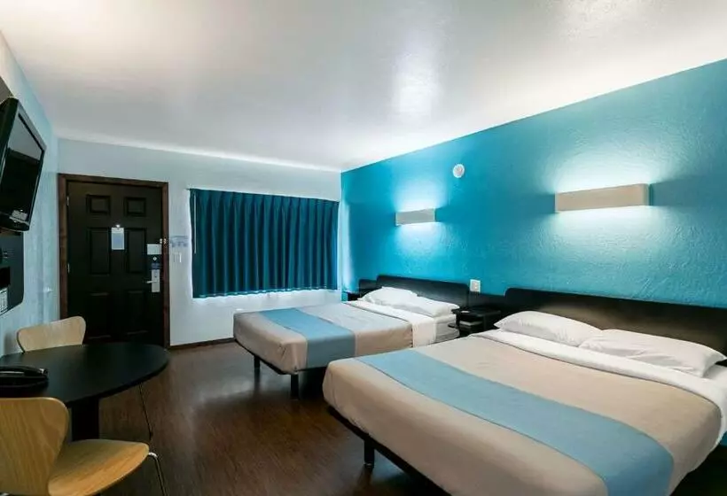 スタンダードルーム, Motel 6missoula, Mt  University