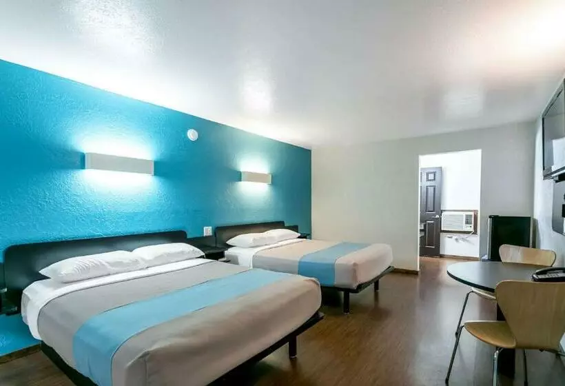 スタンダードルーム, Motel 6missoula, Mt  University