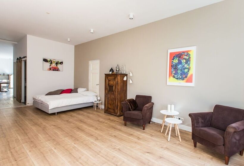 庭の見える1ベッドルームアパートメント, Park43