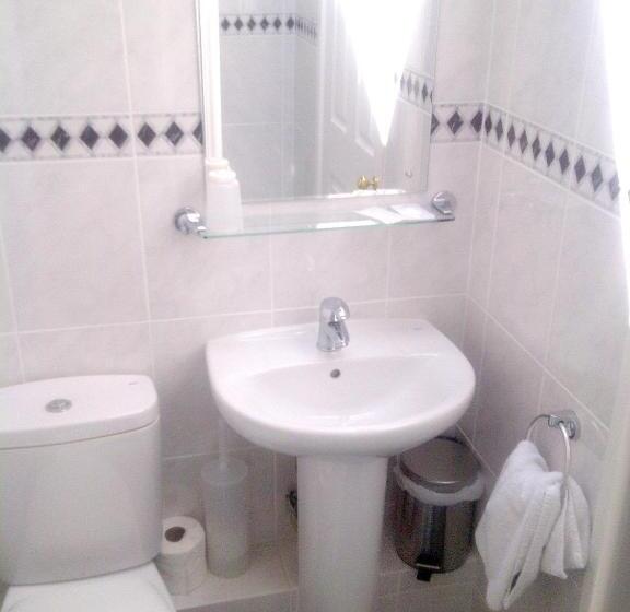 Номер Стандарт, Hunters Lodge Guest House