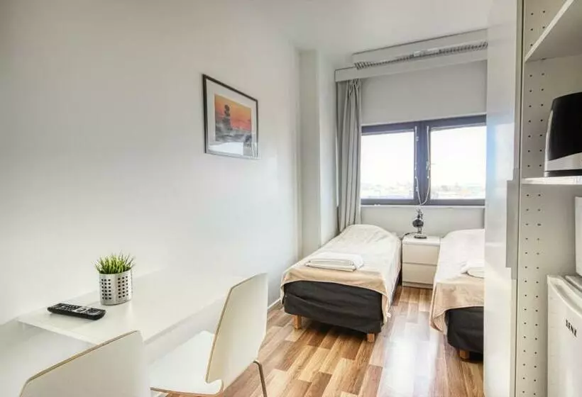 バス共有のスタンダードルーム, Sky Hostel Helsinki