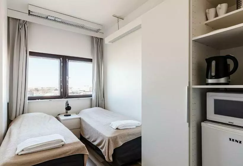 バス共有のスタンダードルーム, Sky Hostel Helsinki