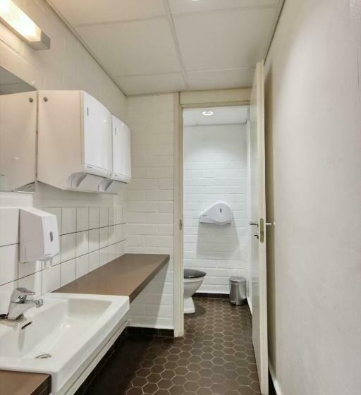 Номер Стандарт Индивидуальный Совместная Ванная, Sky Hostel Helsinki