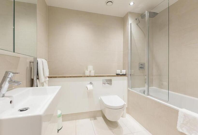 آپارتمان لوکس 1 خوابه, Bright Portobello Apt With Floor To Ceiling Views