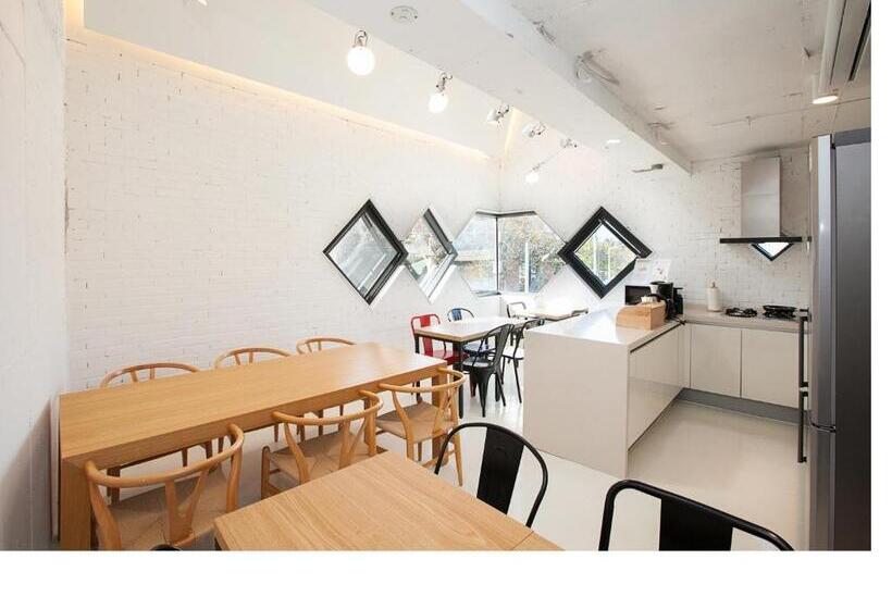 מיטה בחדר משותף, Mir Guesthouse