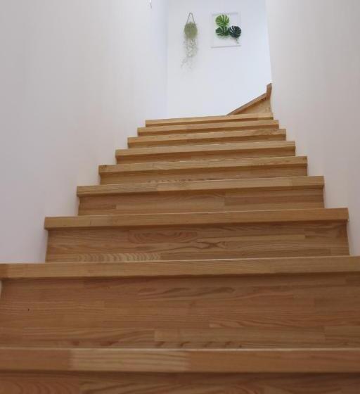 דירת שלושה חדרים, Mir Guesthouse