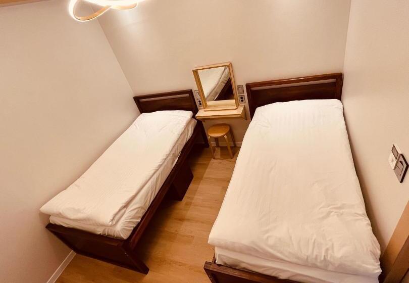 דירת שני חדרים, Mir Guesthouse