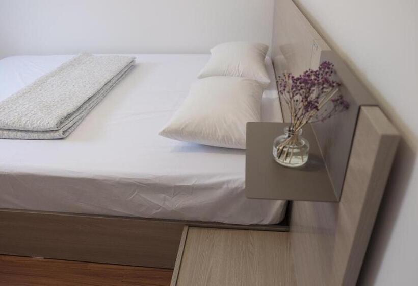 דירת שלושה חדרים, Mir Guesthouse