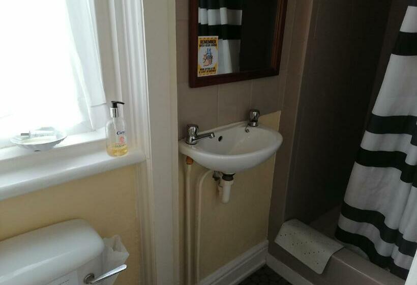 חדר סטנדרט יחיד, The Manhattan