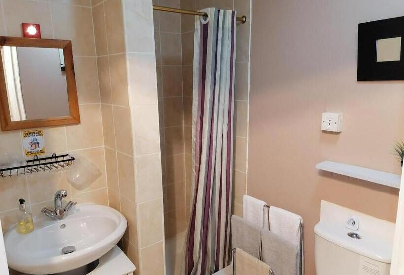 חדר סטנדרט, The Manhattan