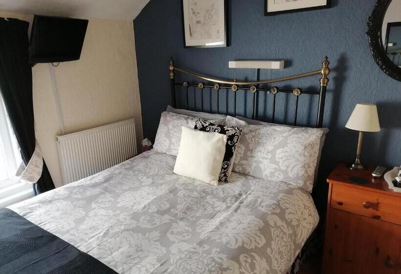 חדר אקונומי, The Manhattan