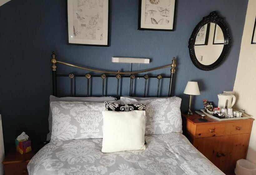 חדר אקונומי, The Manhattan