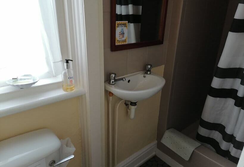 חדר סטנדרט יחיד, The Manhattan