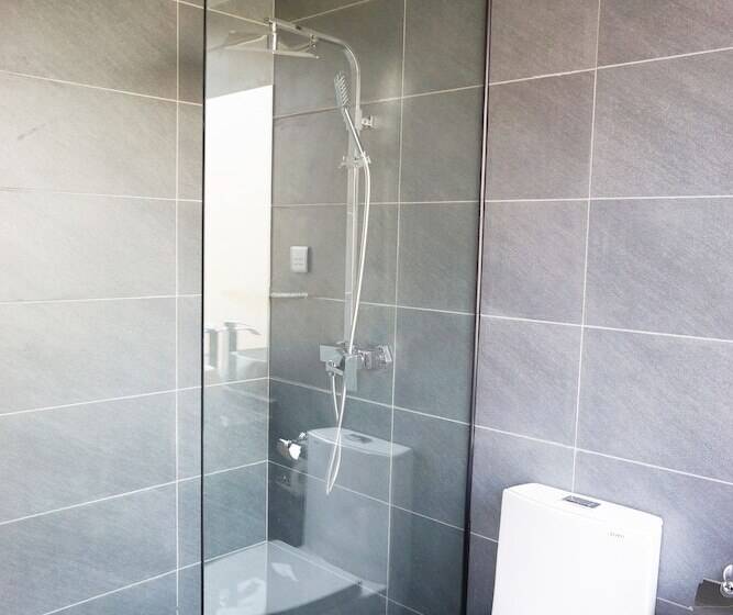 Кровать в Общей Комнате, Guilin Central Wada Hostel