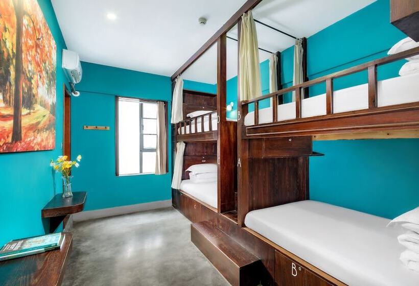 Кровать в Общей Комнате, Guilin Central Wada Hostel