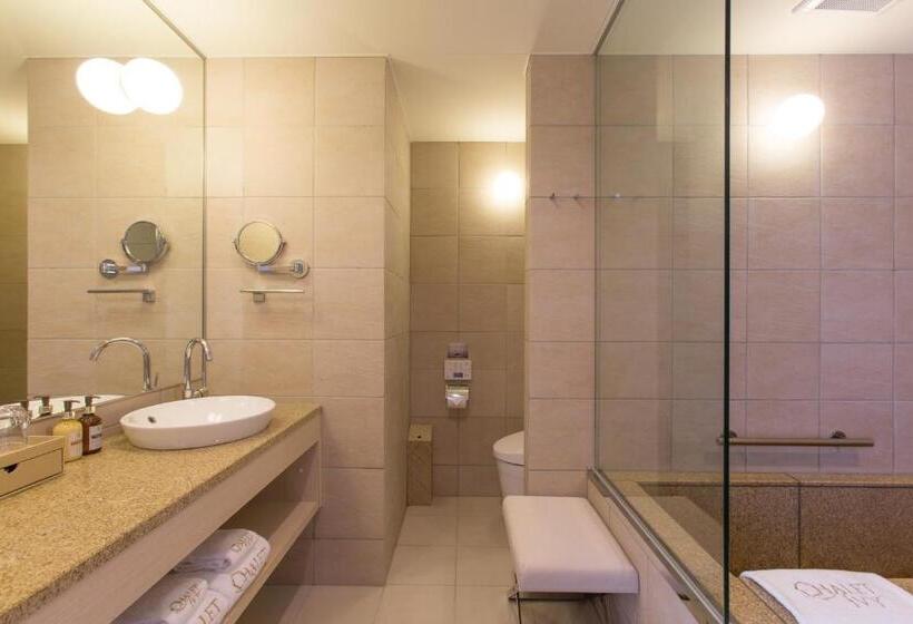 디럭스 스위트 킹 침대, Chalet Ivy Hirafu, Niseko