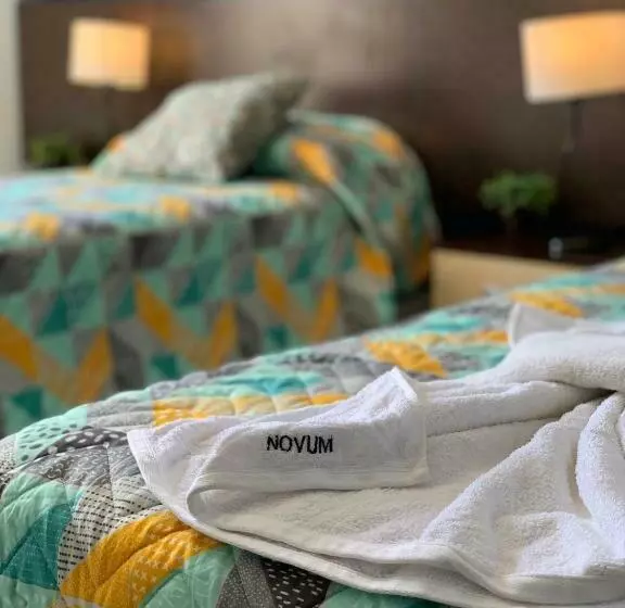 اتاق استاندارد سه نفره, Novum Suites