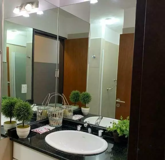 اتاق استاندارد سه نفره, Novum Suites
