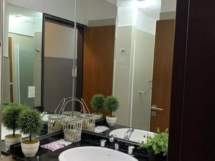 اتاق استاندارد چهار تخته, Novum Suites