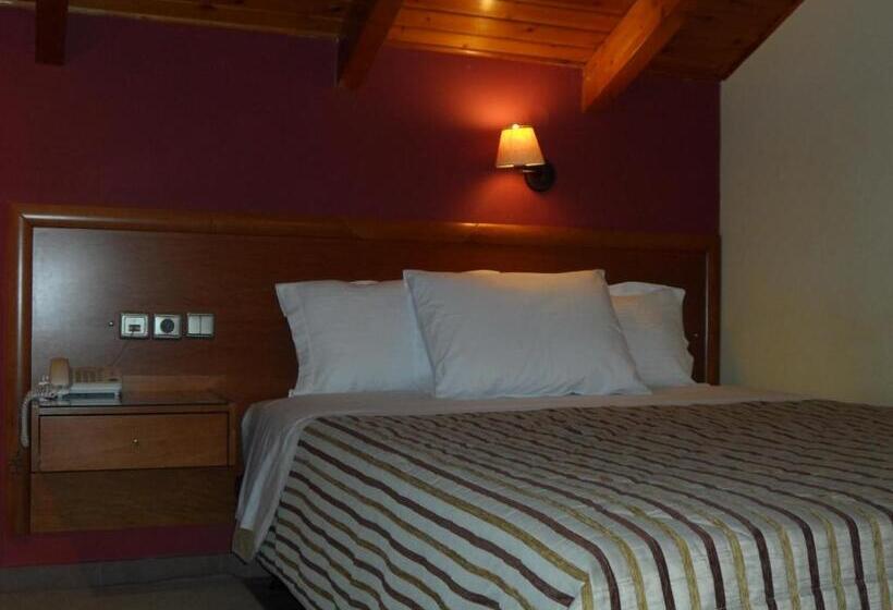 スーペリアトリプルルーム, Prigipikon Suites And Sofites