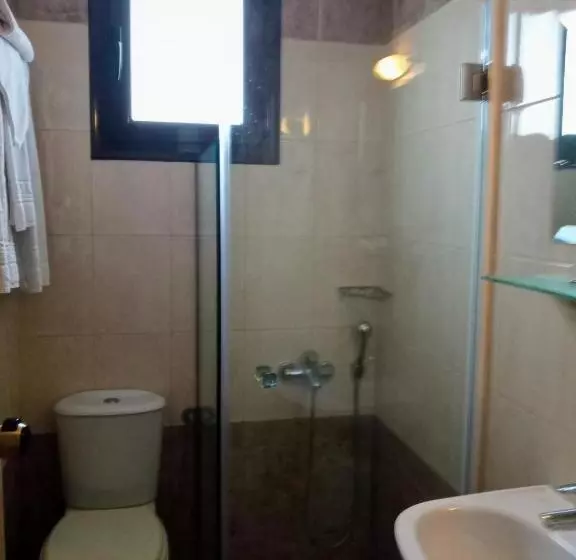 Chambre Triple Classique, Prigipikon Suites And Sofites