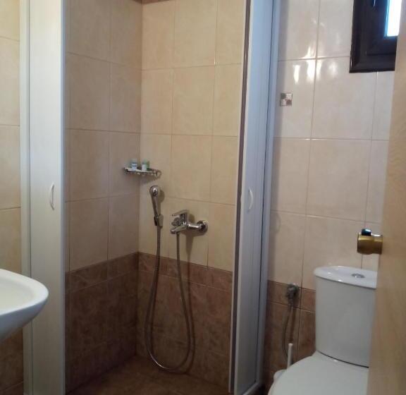 スタンダードトリプルルーム, Prigipikon Suites And Sofites