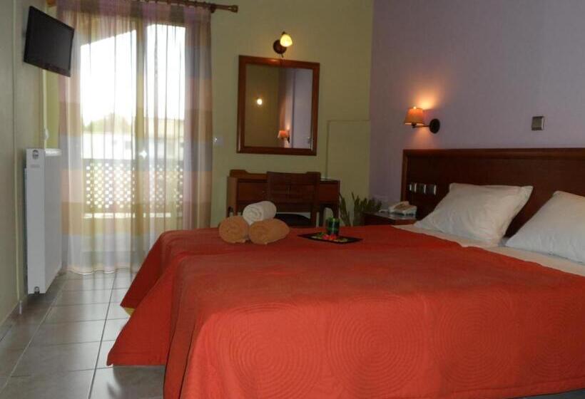 キングサイズベッドのデラックスルーム, Prigipikon Suites And Sofites