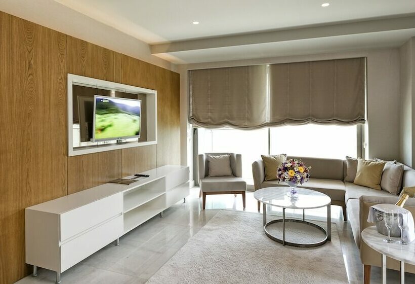 سوییت, Wind Of Lara Hotel And Spa