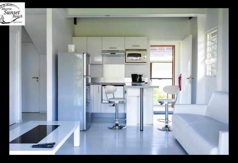 بانگلوی استاندارد, Moorea Sunset Beach