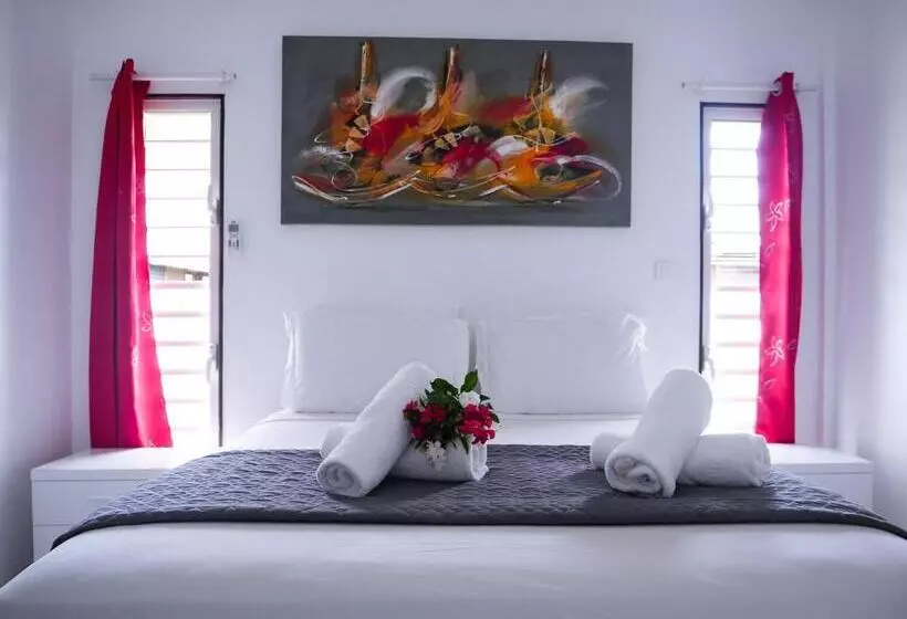 بانگلوی لوکس, Moorea Sunset Beach