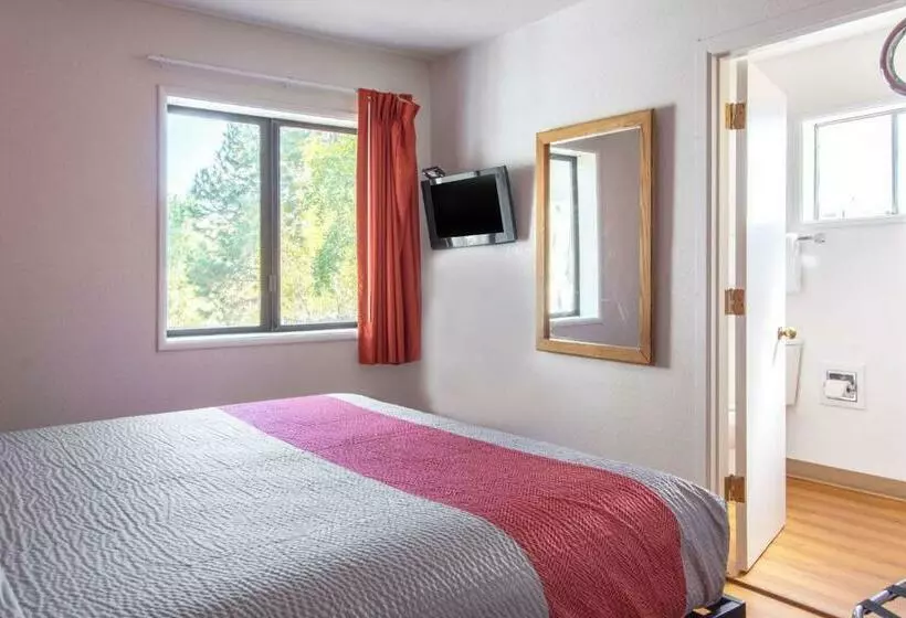キングサイズベッドのスタンダードルーム, Motel 6 Madras, Or