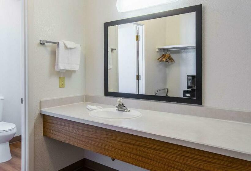 스탠다드 룸 킹사이즈 침대, Motel 6 Madras, Or