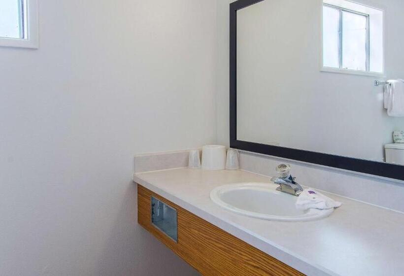 Номер Стандарт, Motel 6 Madras, Or