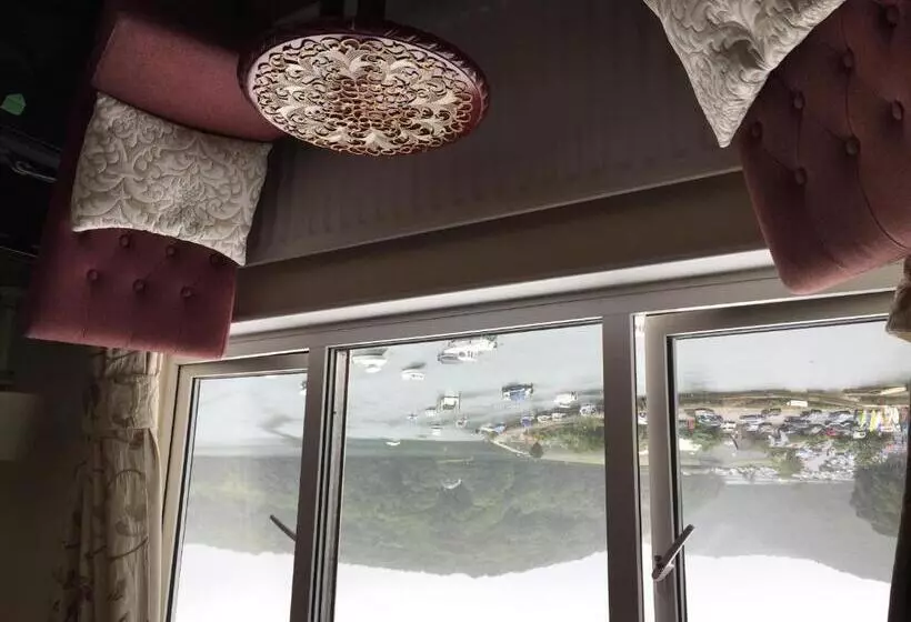 Chambre Standard Vue Fleuve, Dolphin Guest House
